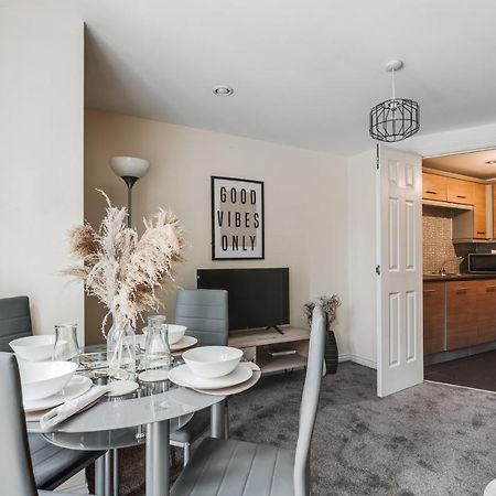 Stylish 2 Bed Manchester Flat Bagian luar foto